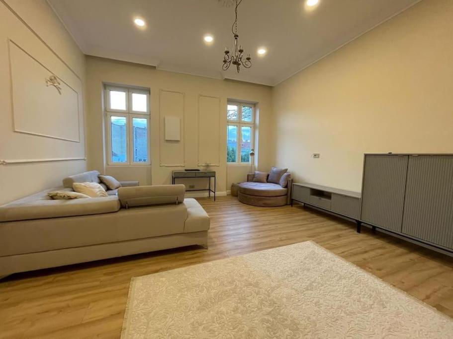 Lucrib Apartment คลูจ-นาโปกา ภายนอก รูปภาพ